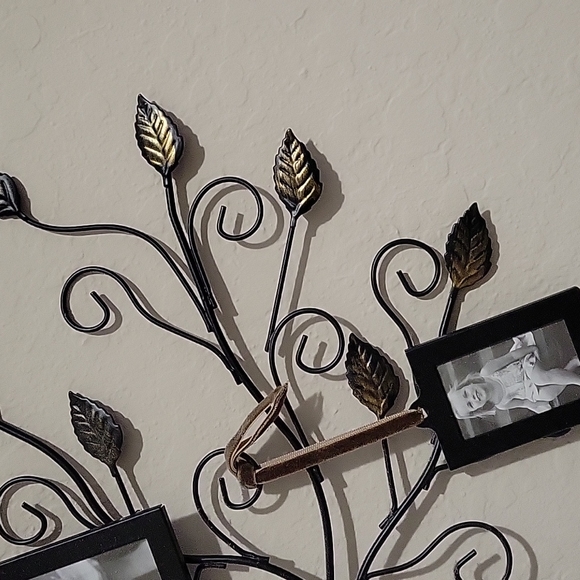 Black metal hanging picture tree. - Picture 3 of 3